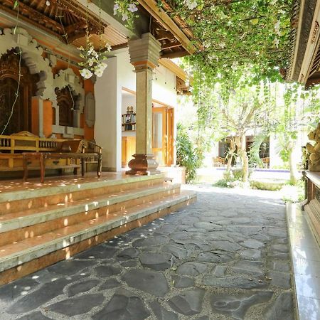 The Legian Mas Beach Inn Kuta Lombok Exterior foto